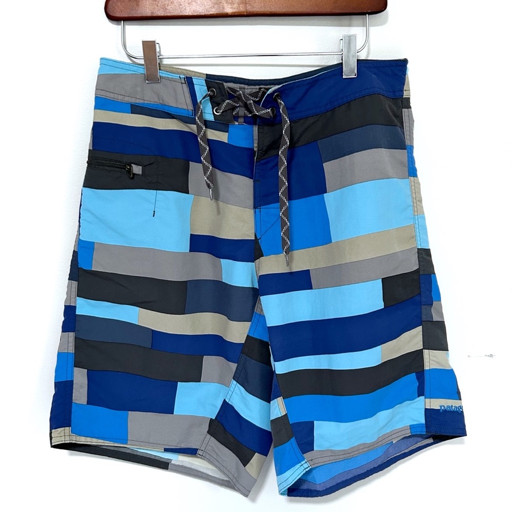Patagonia Swim Trunks Board Shorts Men’s Size 30 Blue Gray Colorblock Swimsuit